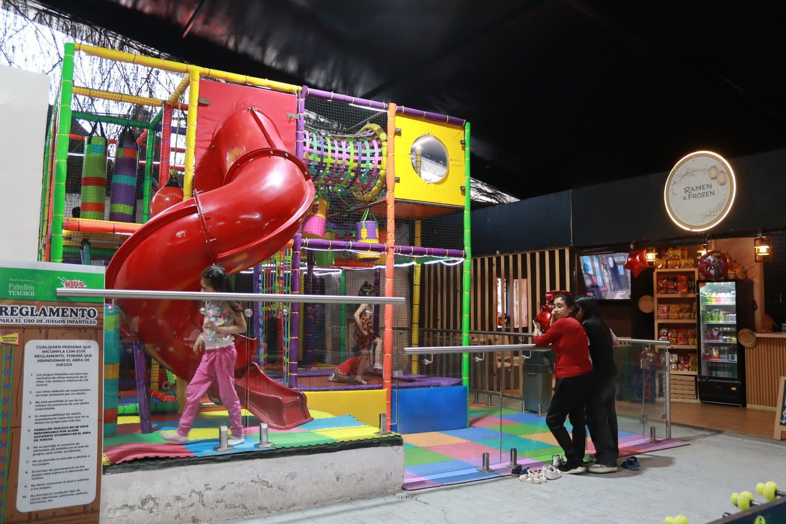 Área de juegos infantiles dentro de Pabellón Texcoco