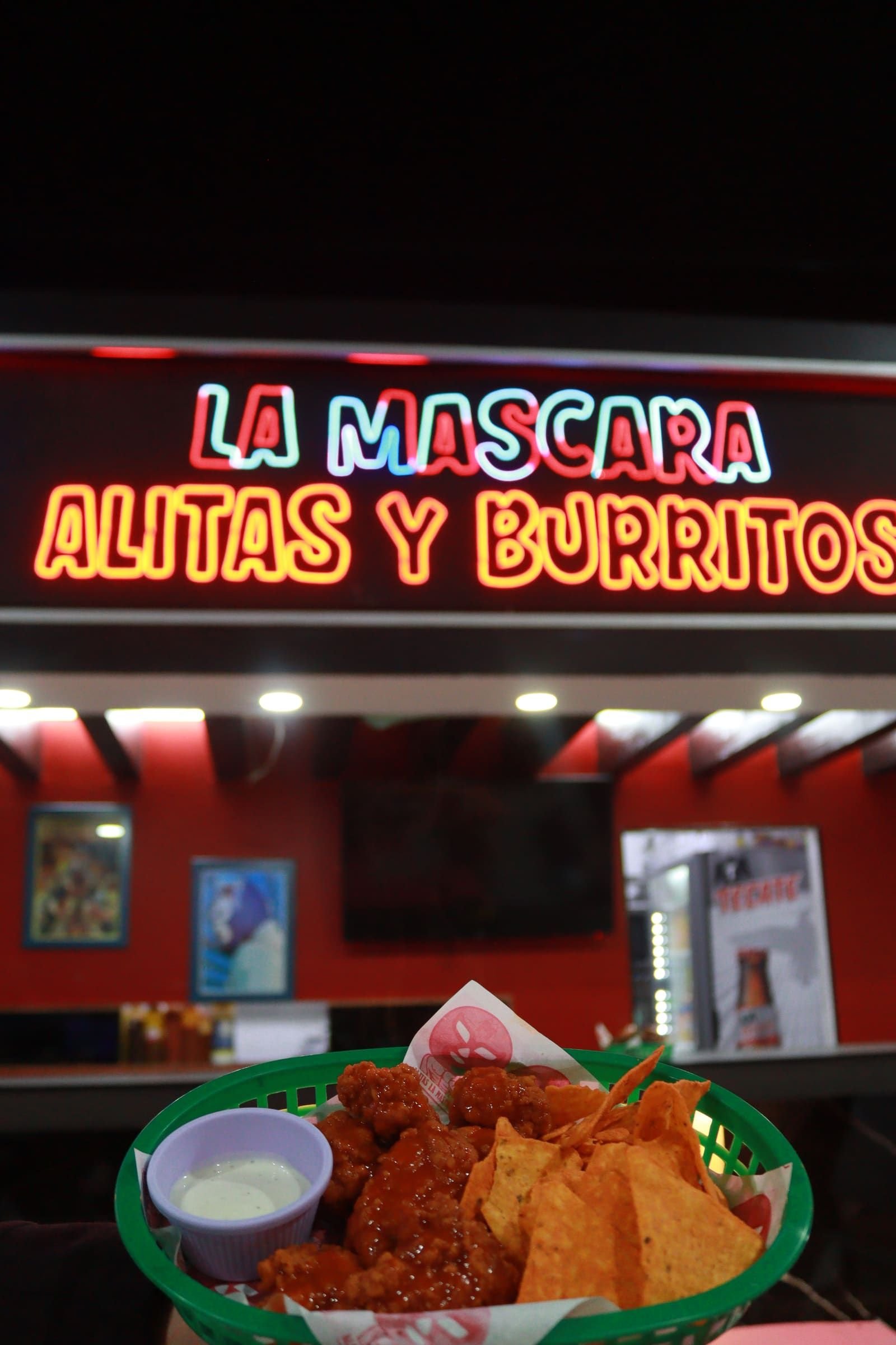 Fotografía de La Máscara, local de alitas y burritos en Pabellón Texcoco